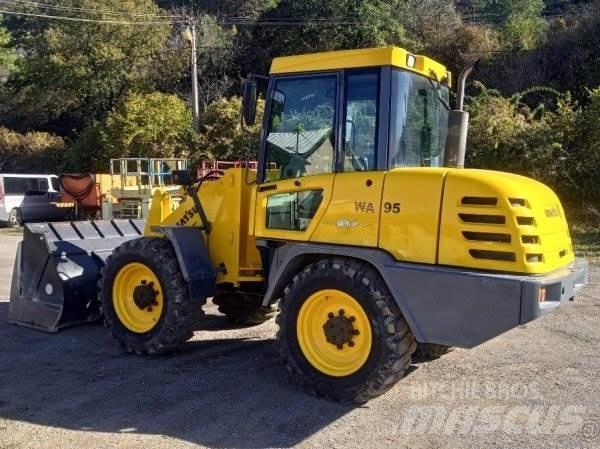 Komatsu WA 95 Pás carregadoras de rodas