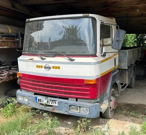 Nissan L351 Camiões Ampliroll