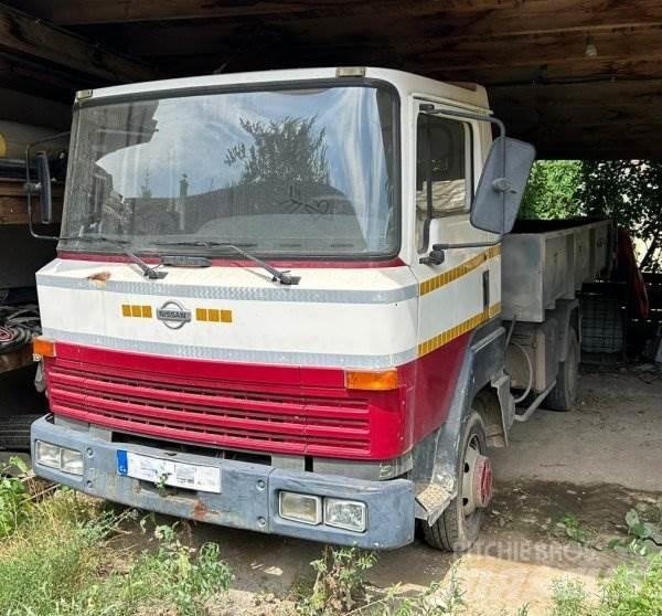 Nissan L351 Camiões Ampliroll