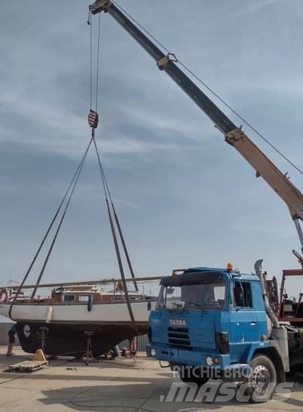 Tatra T815 +(ČKD) AD 20 Camiões grua