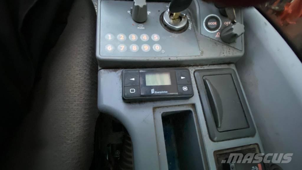 Hitachi ZX 210 LC-6 Escavadoras de rastos