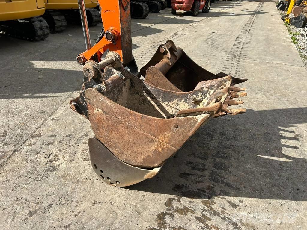 Hitachi ZX 80 SB Escavadoras Midi 7t - 12t