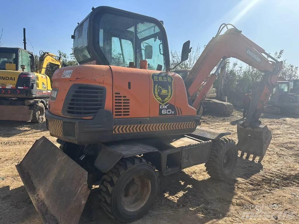 Doosan DX60W Mini Escavadoras <7t