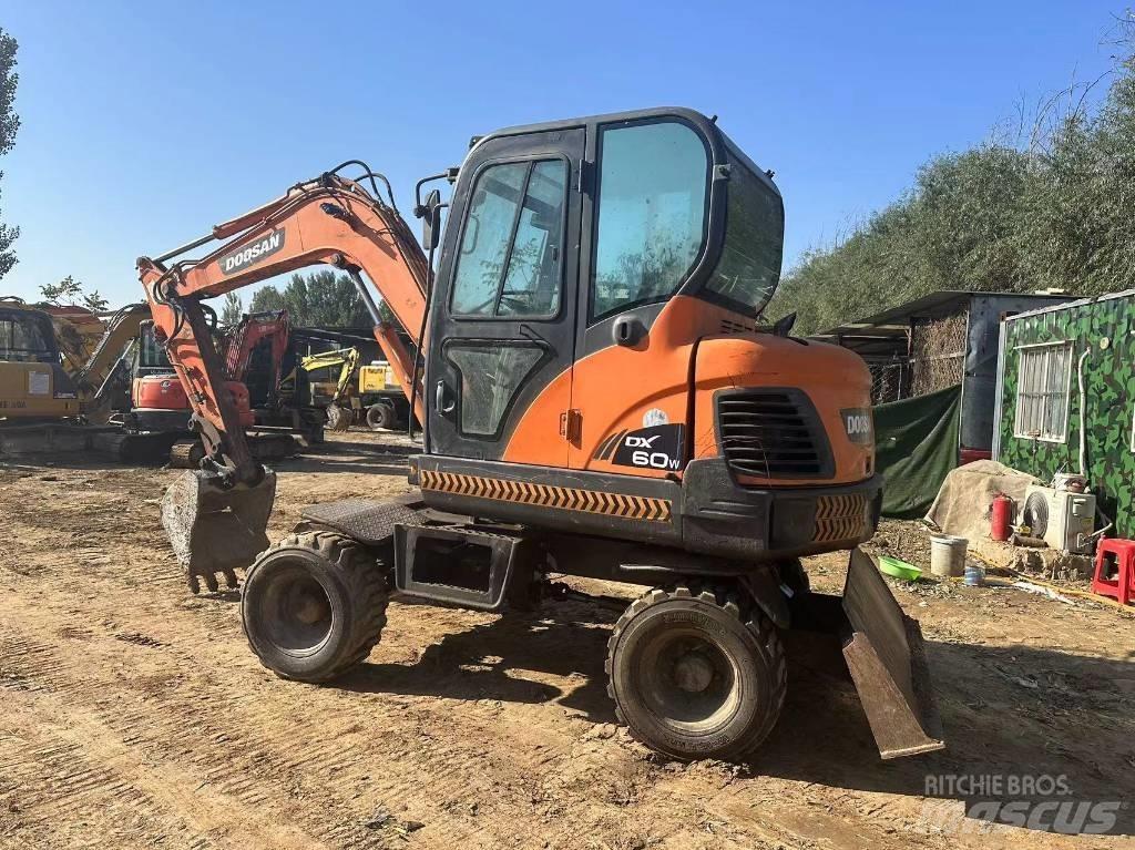 Doosan DX60W Mini Escavadoras <7t