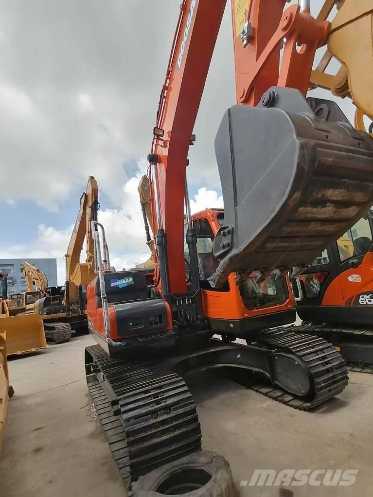 Doosan DX 140 Escavadoras de rastos