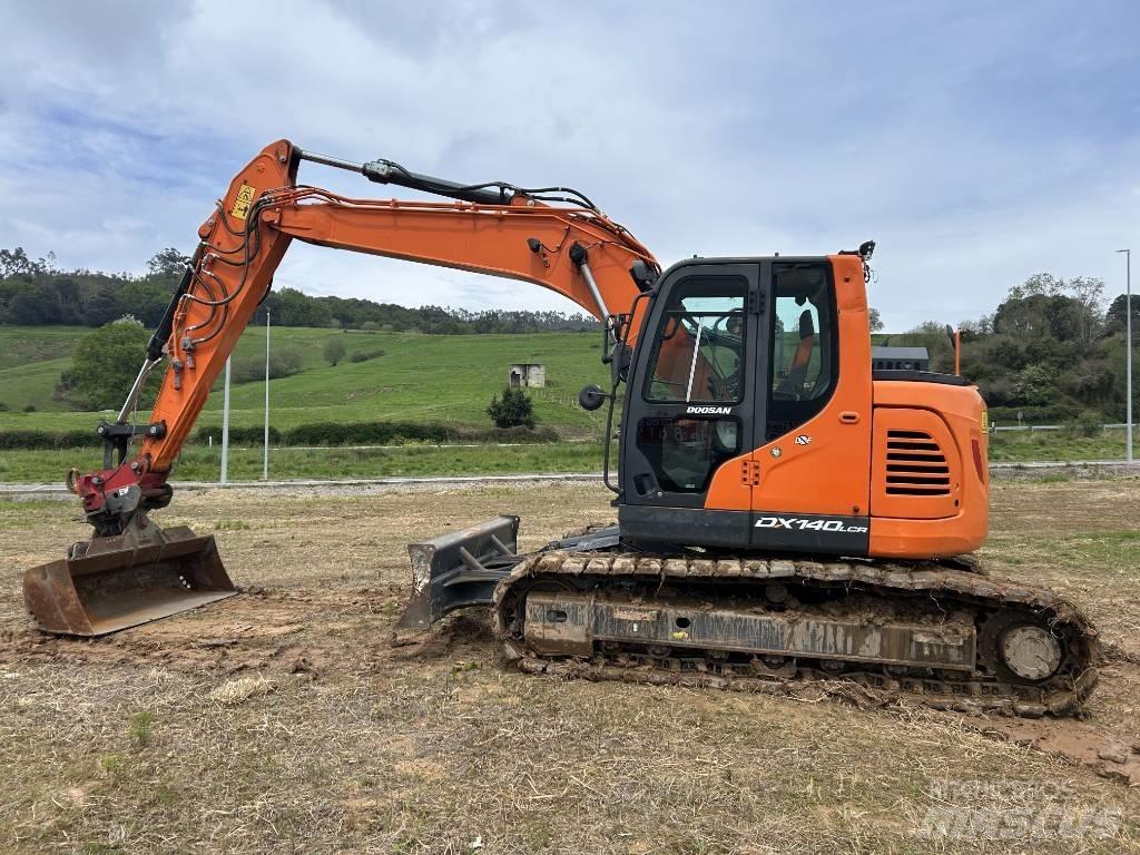 Doosan DX 140 Escavadoras de rastos