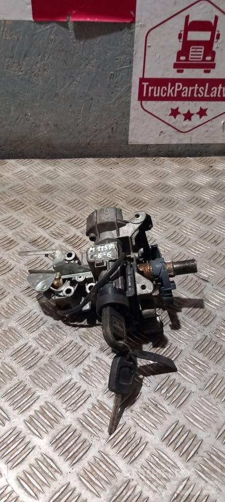 MAN TGX    81255016035 Cabines e interior