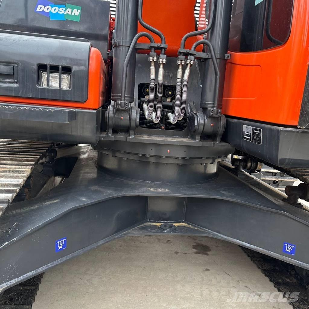Doosan DX225LC-9C Escavadoras de rastos