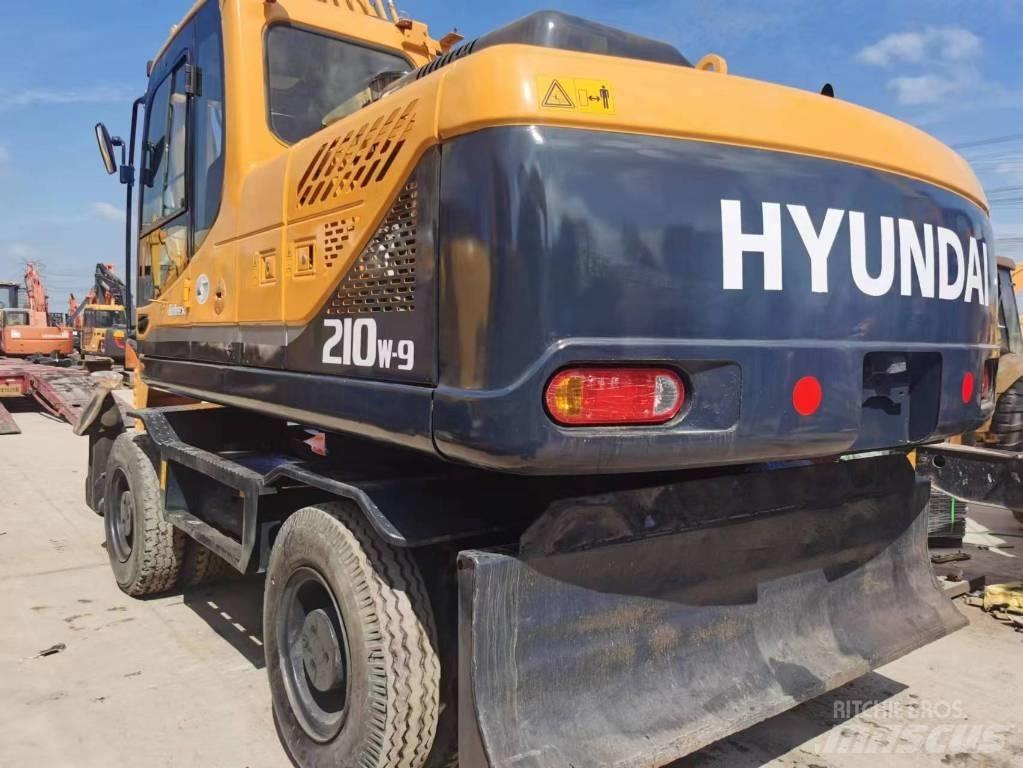 Hyundai R210W-9 Escavadoras de rodas