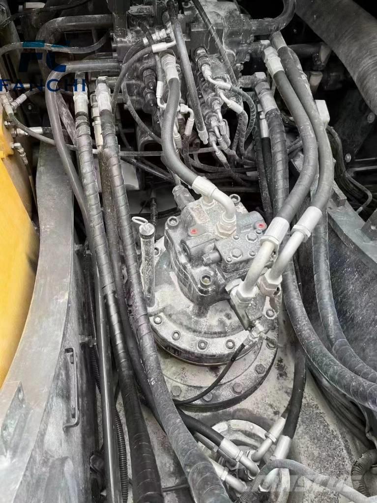 Volvo EC 240 B LC Escavadoras de rastos