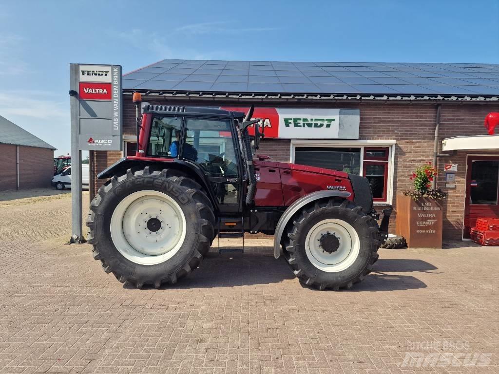 Valtra 8950 Tratores Agrícolas usados