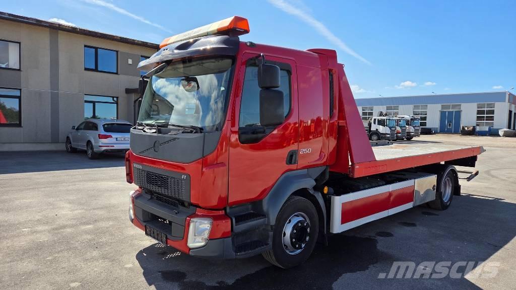 Volvo FL 250 4X2 Camiões de guincho/estrado