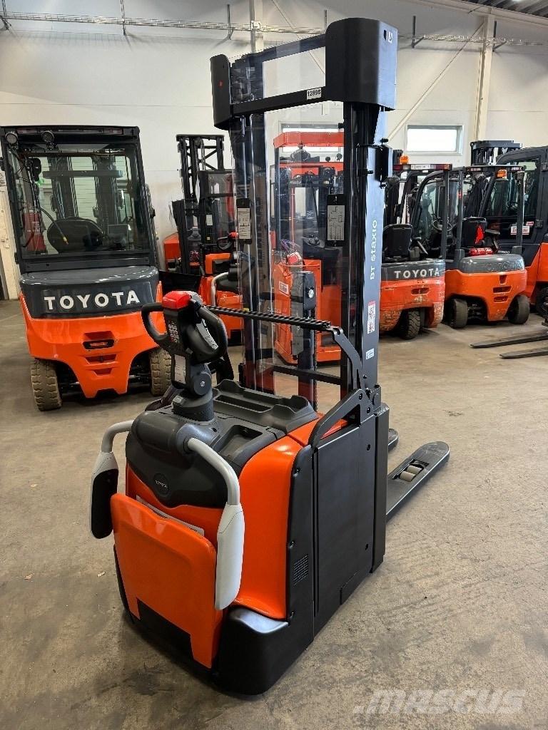 Toyota SPE160L Empilhador para operador externo