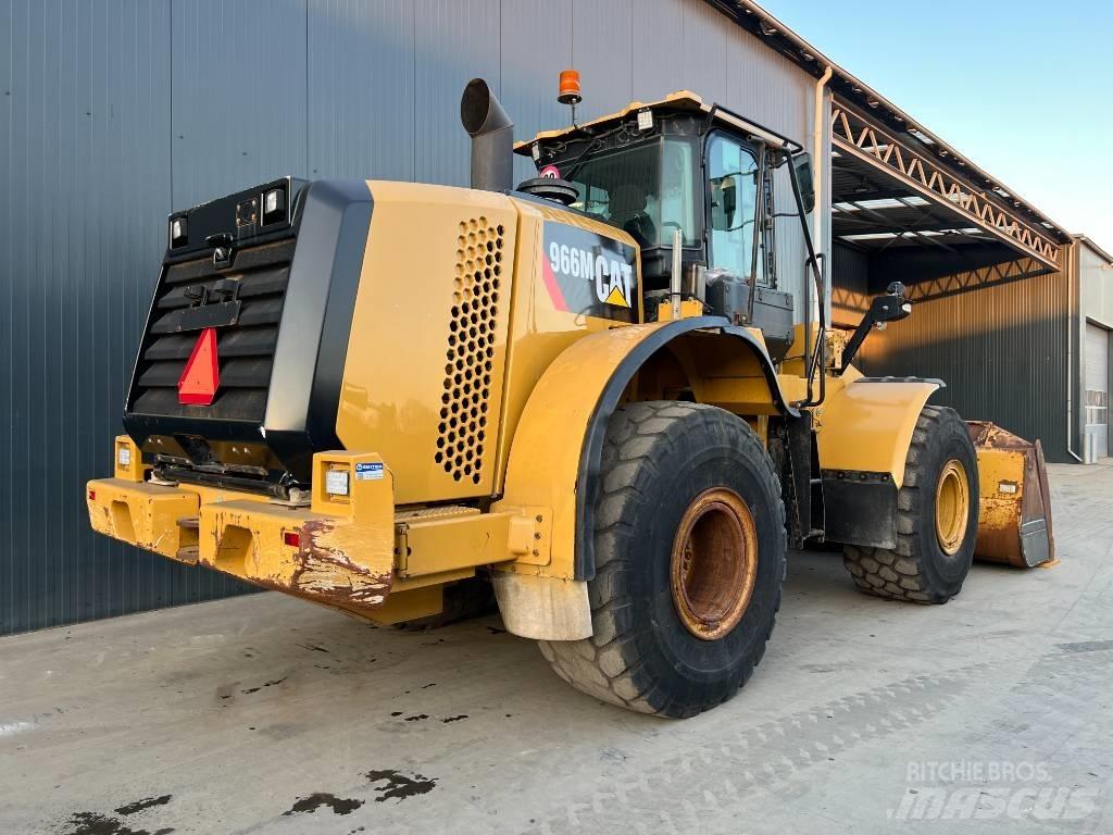 CAT 966M Pás carregadoras de rodas