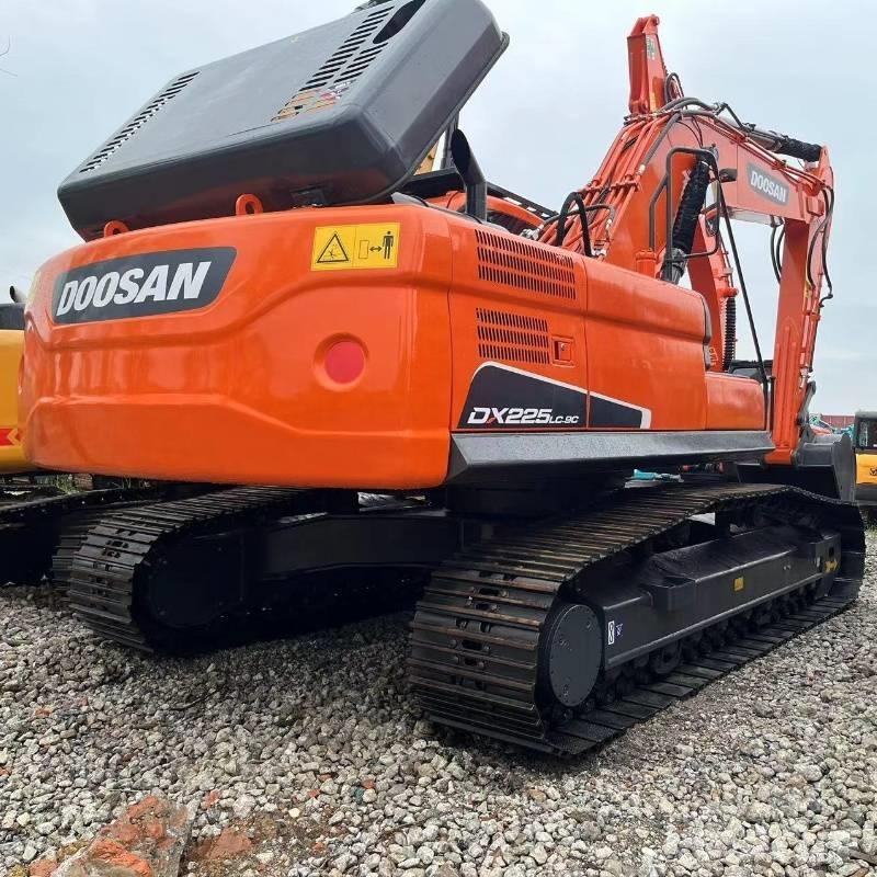 Doosan DX 225 Escavadoras de rastos