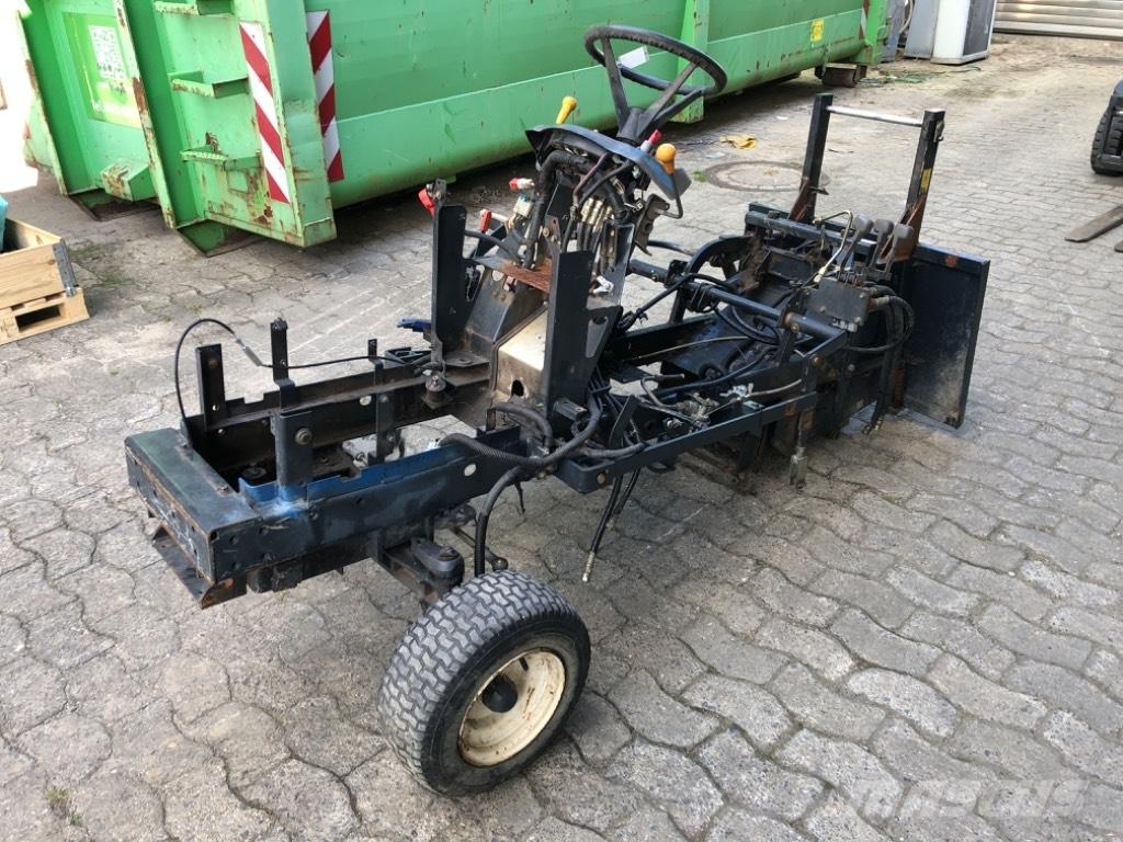 Iseki SXG 19 Corta-Relvas Riders