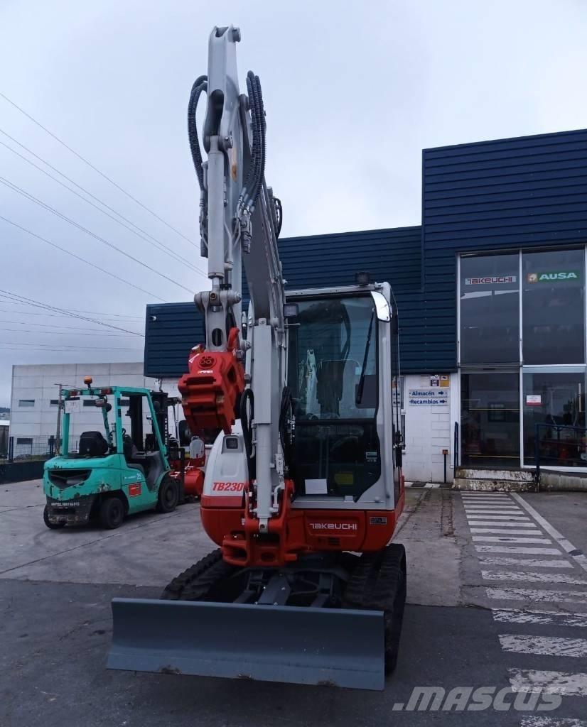 Takeuchi TB 230 Mini Escavadoras <7t