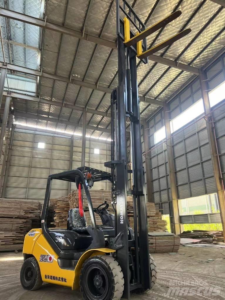Komatsu FD 30 T-17 Empilhadores Diesel