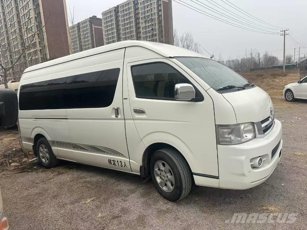 Toyota Hiace Carrinhas de caixa fechada