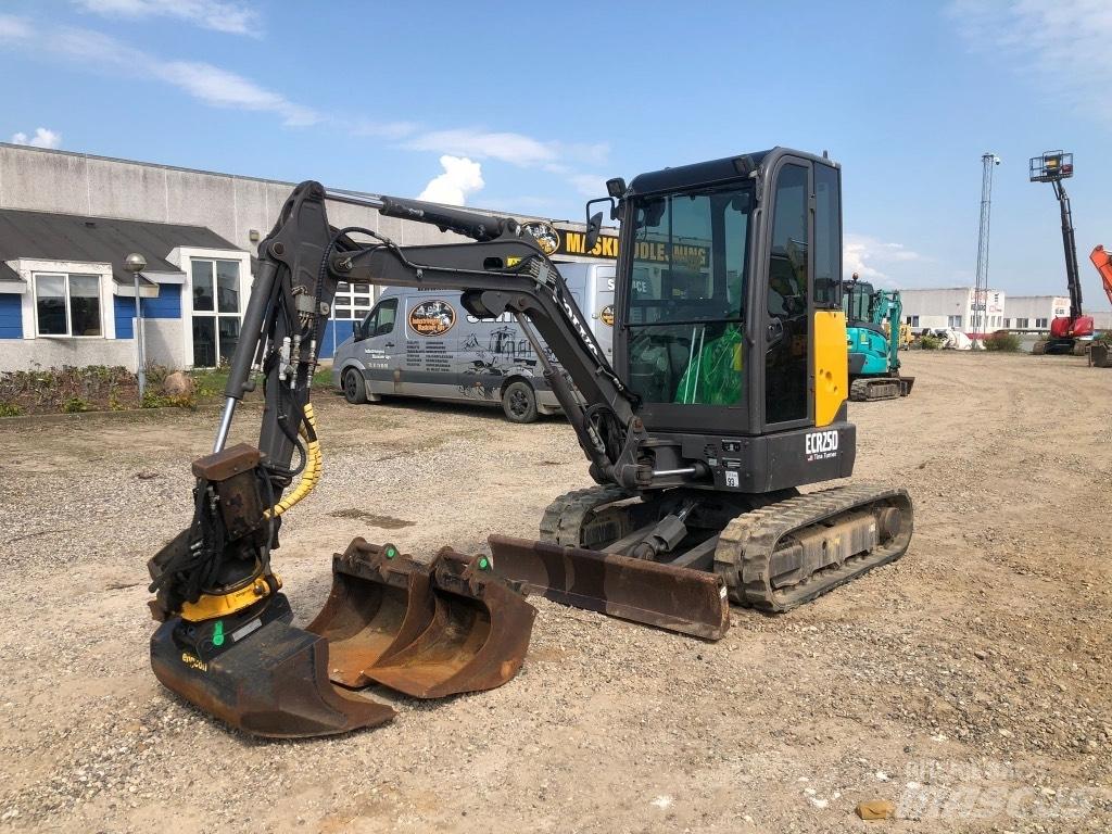 Volvo ECR 25 D Mini Escavadoras <7t