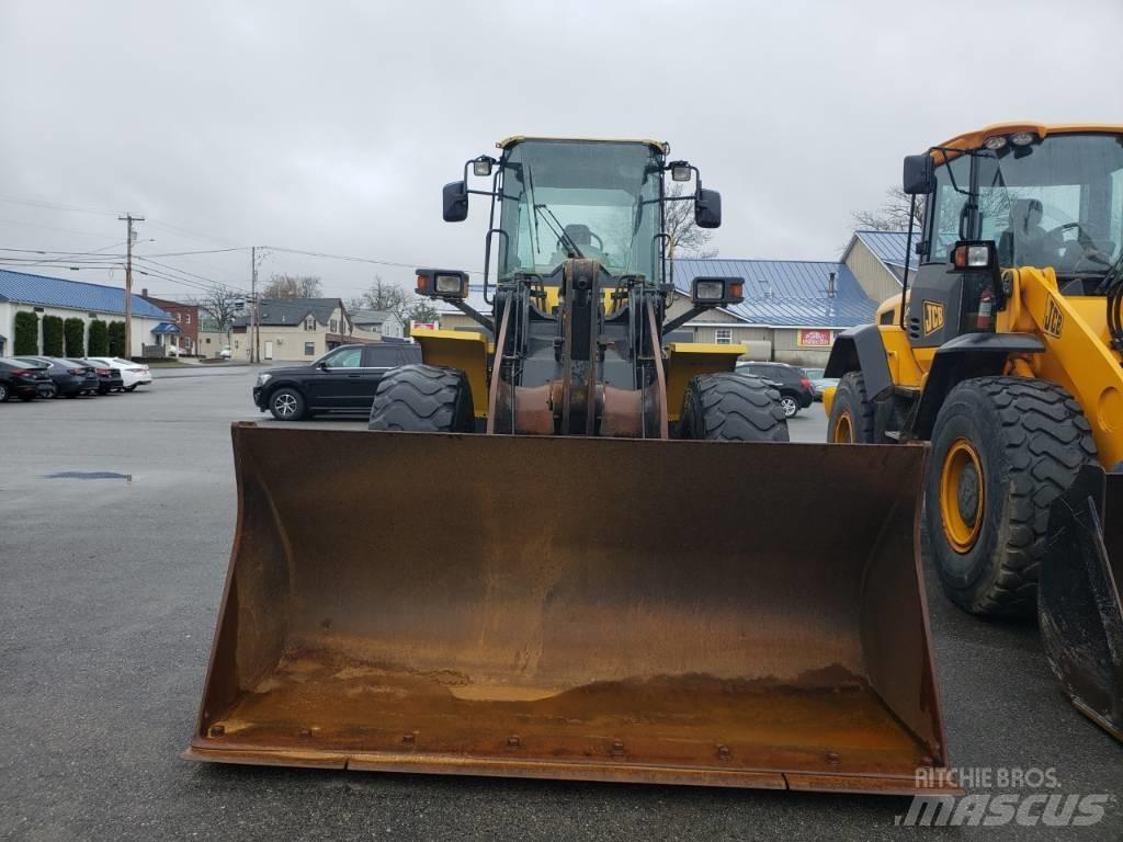 Komatsu WA 200 Pás carregadoras de rodas
