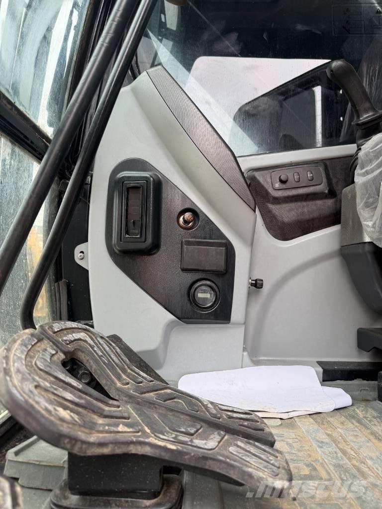 Hyundai HX 220 Escavadoras de rastos