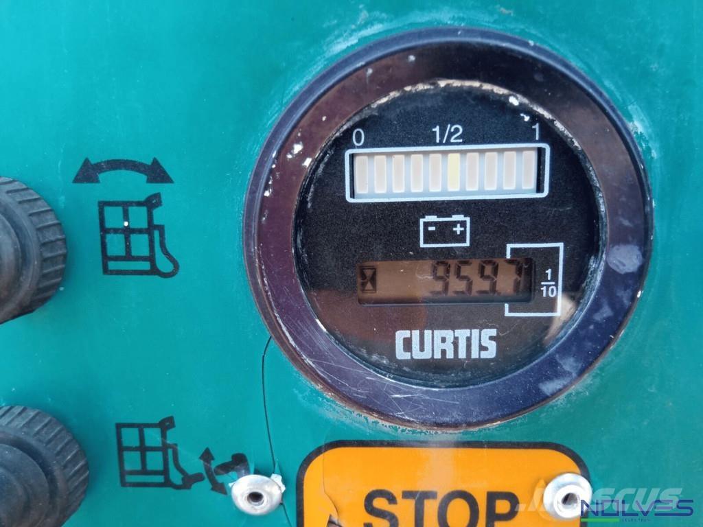 Iteco BI92S Elevadores braços articulados