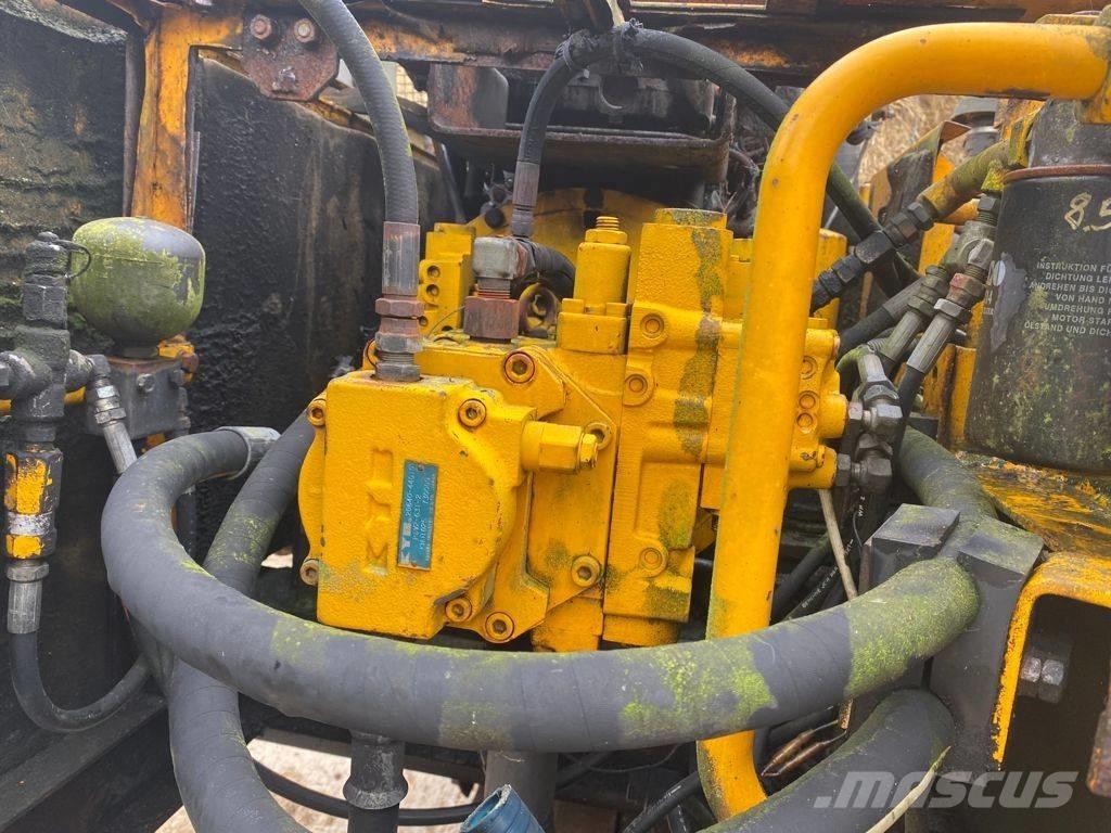 JCB JS 130 Escavadoras de rastos