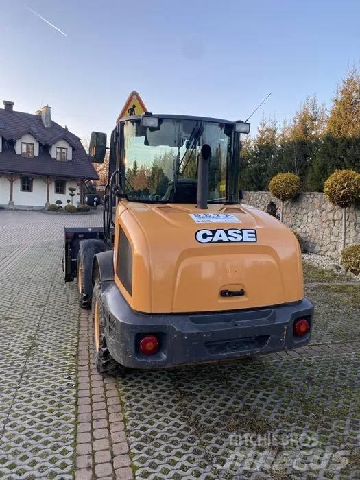 CASE 121F Pás carregadoras de rodas