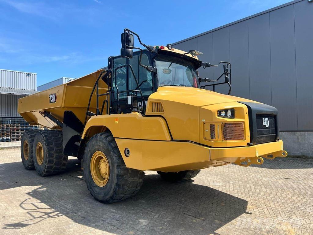 CAT 730 Camiőes dumper basculantes rígidos