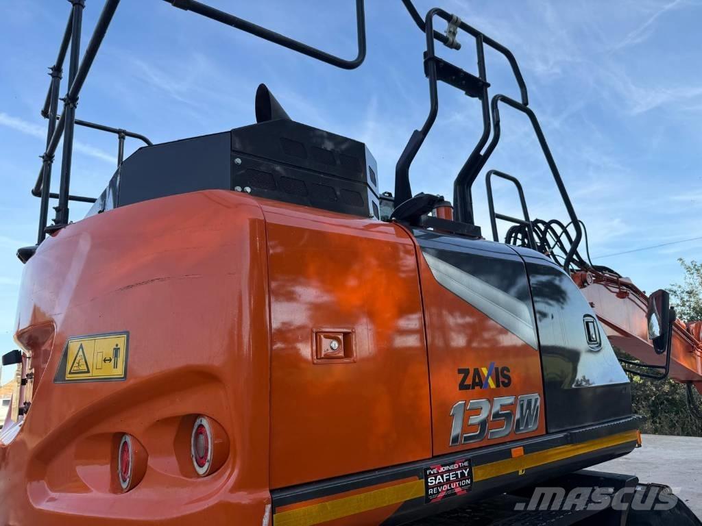 Hitachi ZX 135 W-7 Escavadoras de rodas