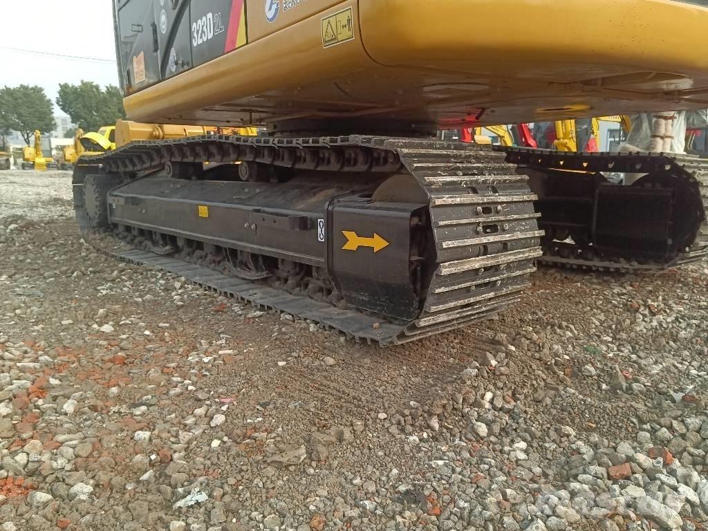 CAT 323 D Escavadoras de rastos