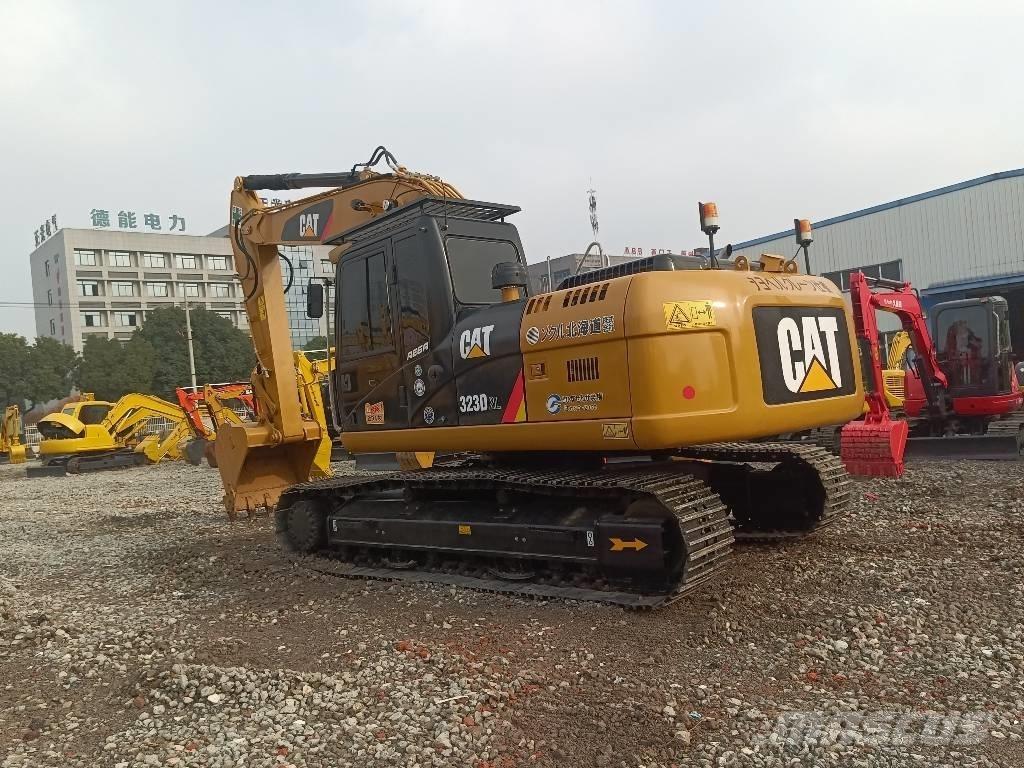 CAT 323 D Escavadoras de rastos