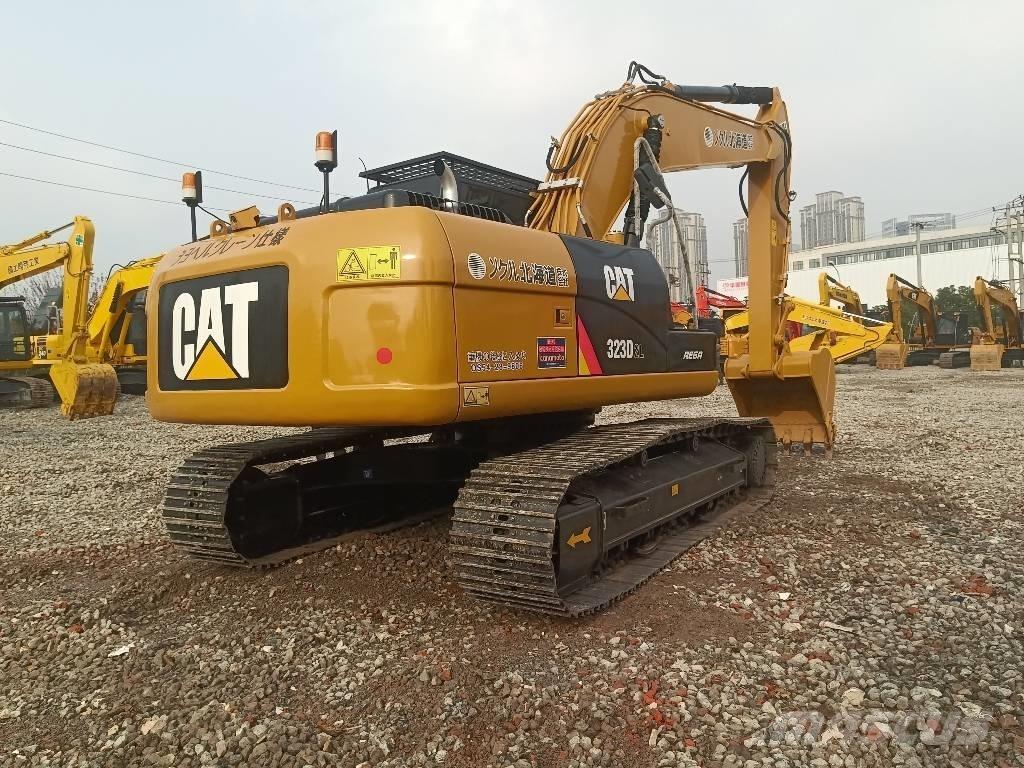 CAT 323 D Escavadoras de rastos