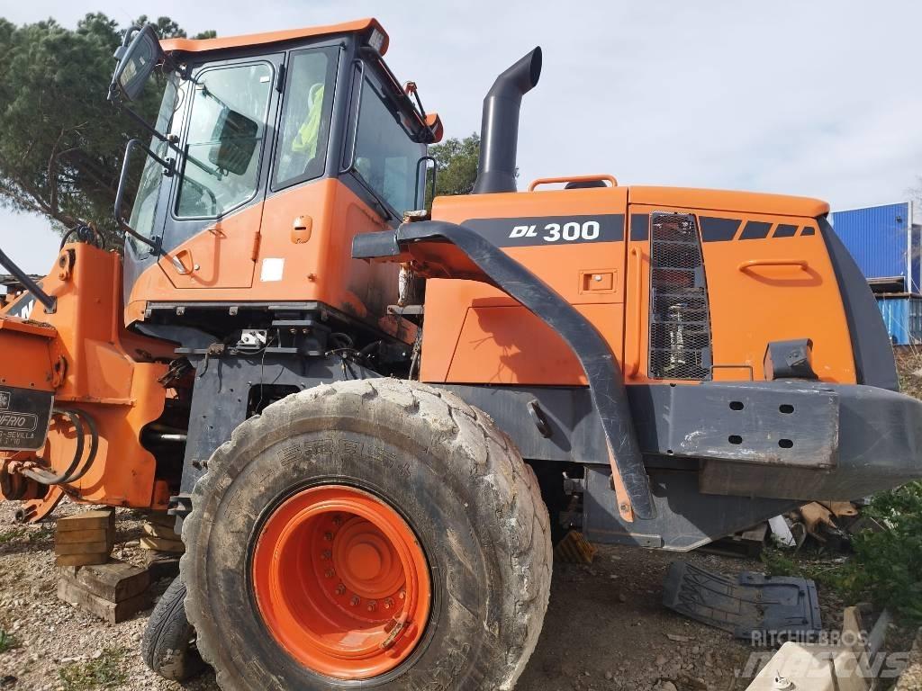 Doosan DL 300-3 Pás carregadoras de rodas