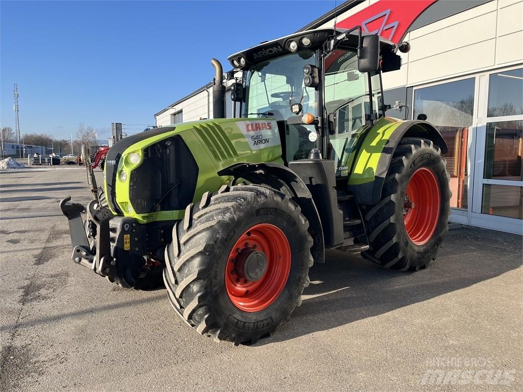 CLAAS Arion 640 Tratores Agrícolas usados