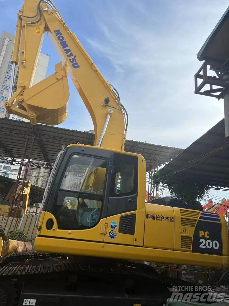 Komatsu PC 200 Escavadoras Midi 7t - 12t