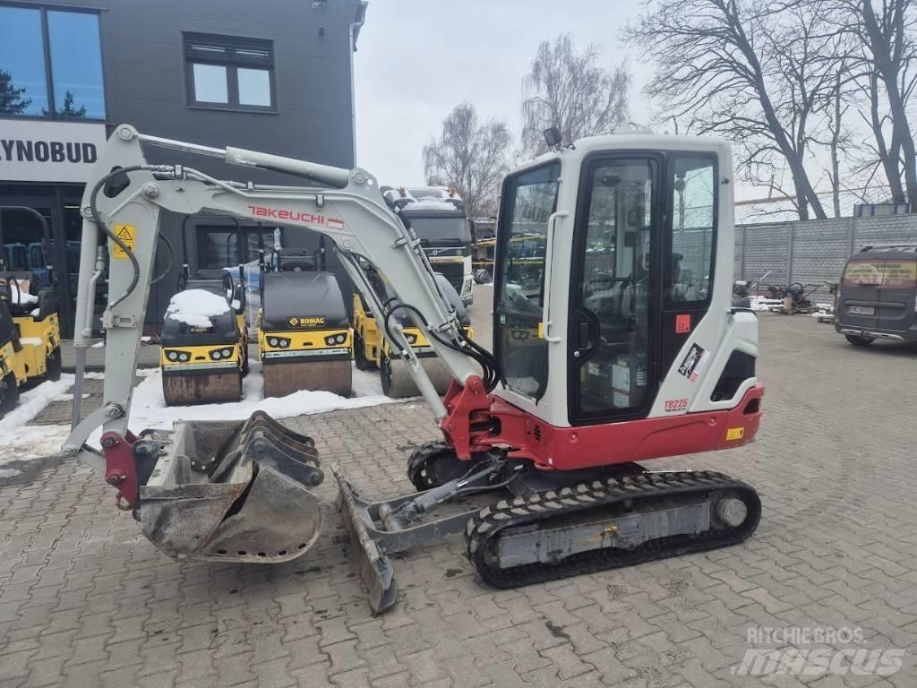Takeuchi TB 225 Mini Escavadoras <7t
