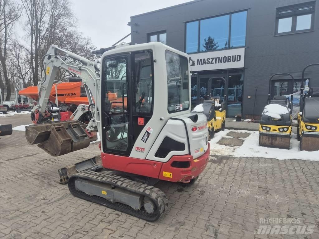 Takeuchi TB 225 Mini Escavadoras <7t