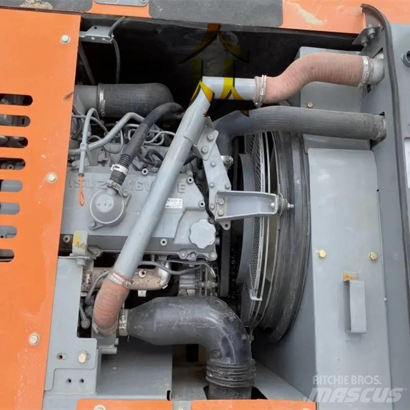 Hitachi ZX 210 Escavadoras de rastos