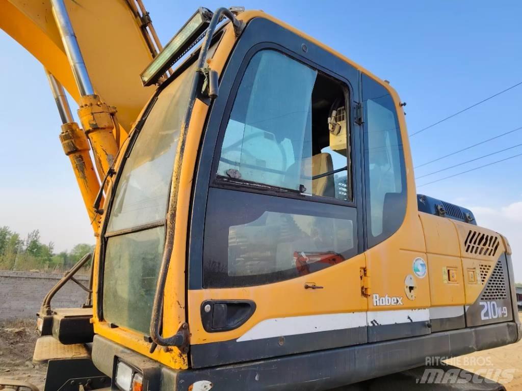 Hyundai R210W-9 Escavadoras de rodas