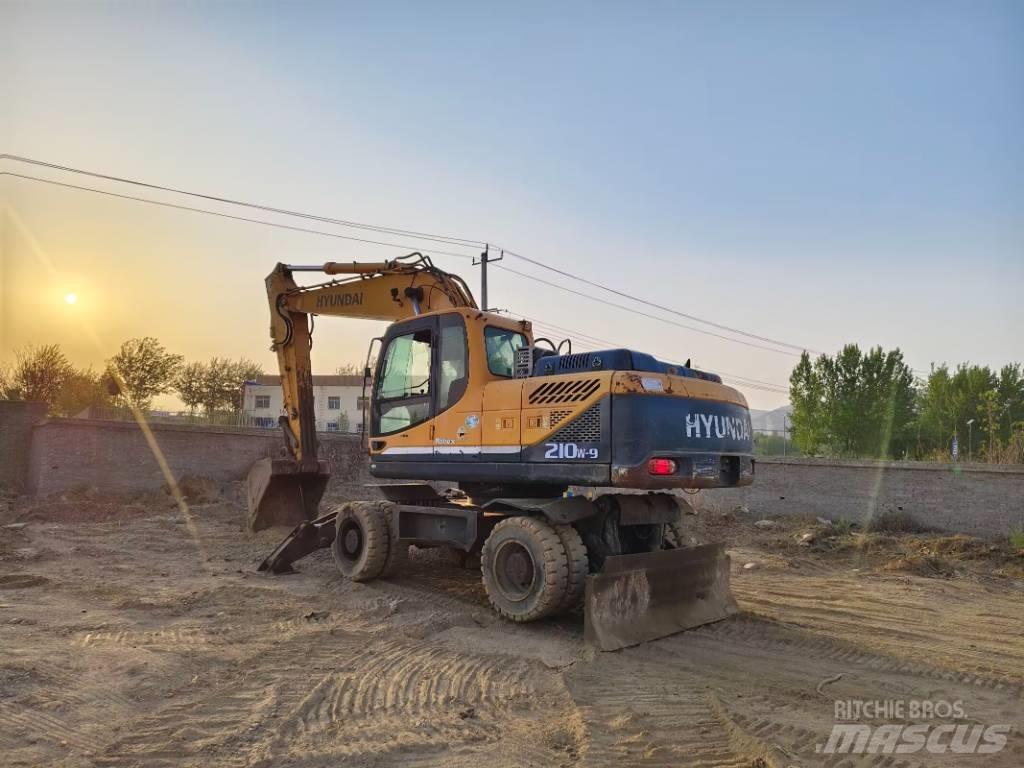 Hyundai R210W-9 Escavadoras de rodas