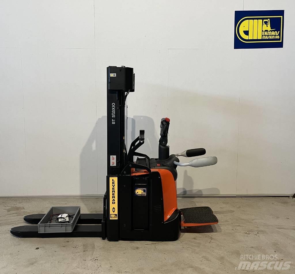 BT Truck SPE140L Empilhador para operador externo