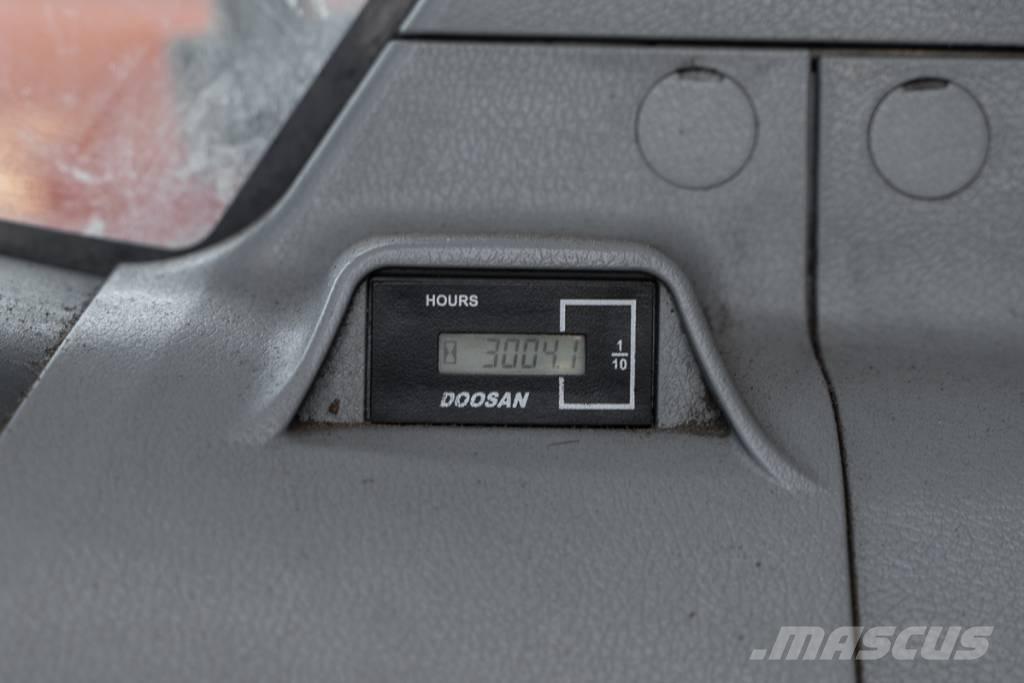Doosan DX 140 W Escavadoras de rodas