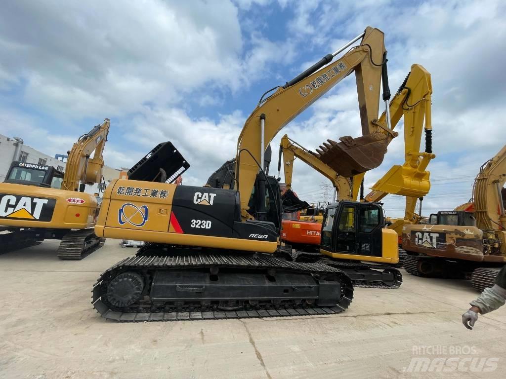 CAT 323 D Escavadoras de rastos