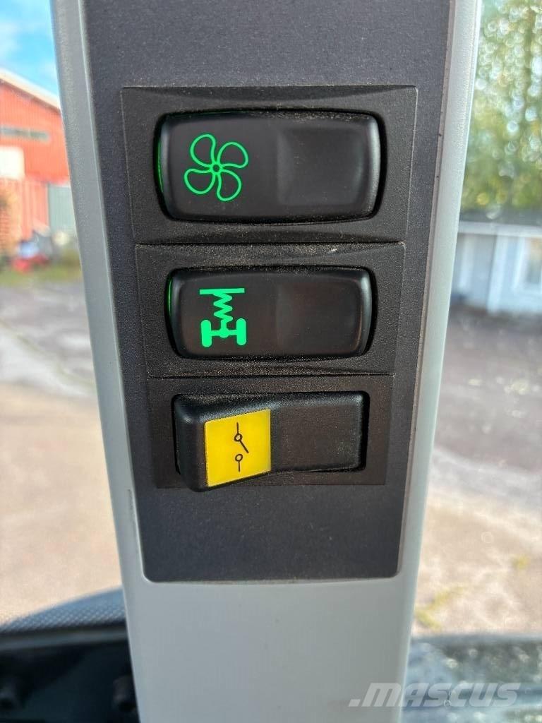 Valtra G135A Tratores Agrícolas usados