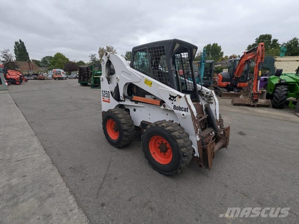 Bobcat S 250 Carregadoras de direcção deslizante
