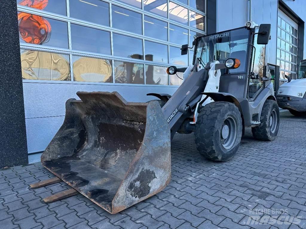 Hitachi ZW75 Pás carregadoras de rodas