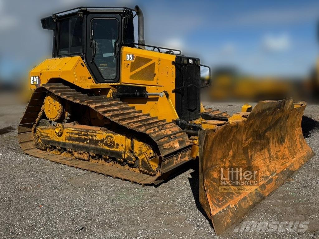 CAT D 5 Dozers - Tratores rastos