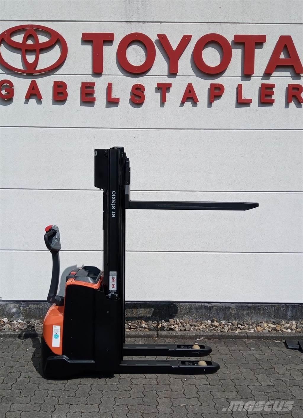 Toyota SWE140L Self propelled stackers